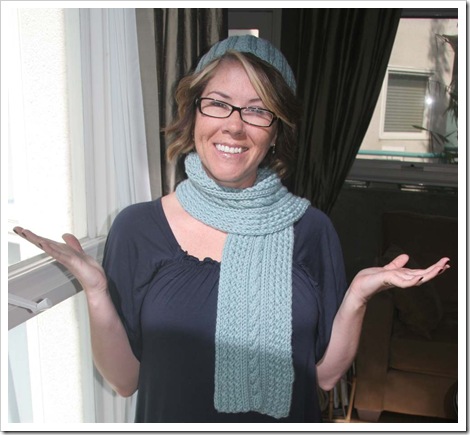 blue_hat_scarf_front